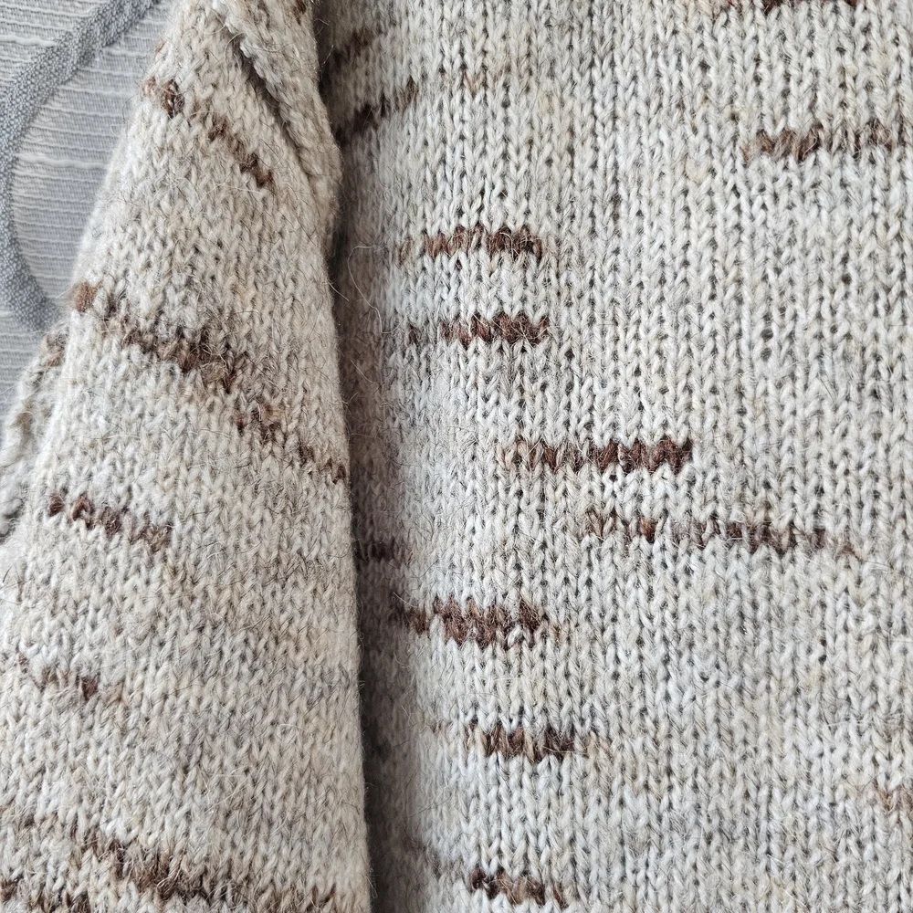 Women's Max Studio Sweater NWT Size Medium - Picture 5 of 5